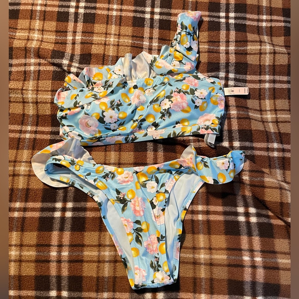 Victoria’s Secret 2 piece swimsuit